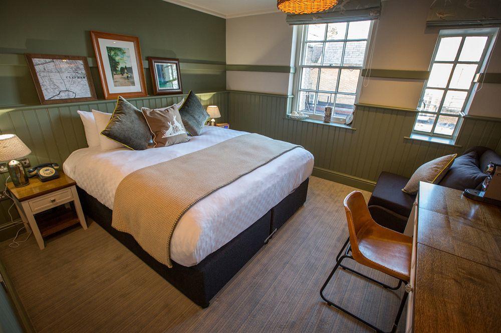 The Windmill On The Common Hotel London Bagian luar foto