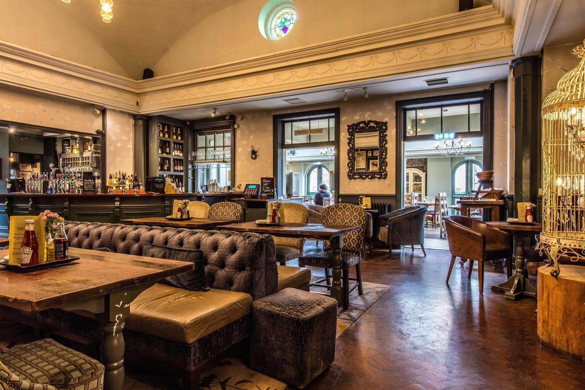 The Windmill On The Common Hotel London Bagian luar foto
